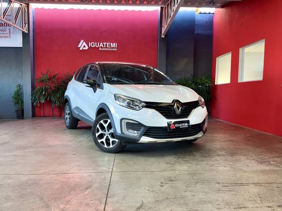 RENAULT CAPTUR 1.6 16V SCE FLEX BOSE X-TRONIC RENAULT CAPTUR 1.6 16V SCE FLEX BOSE X-TRONIC